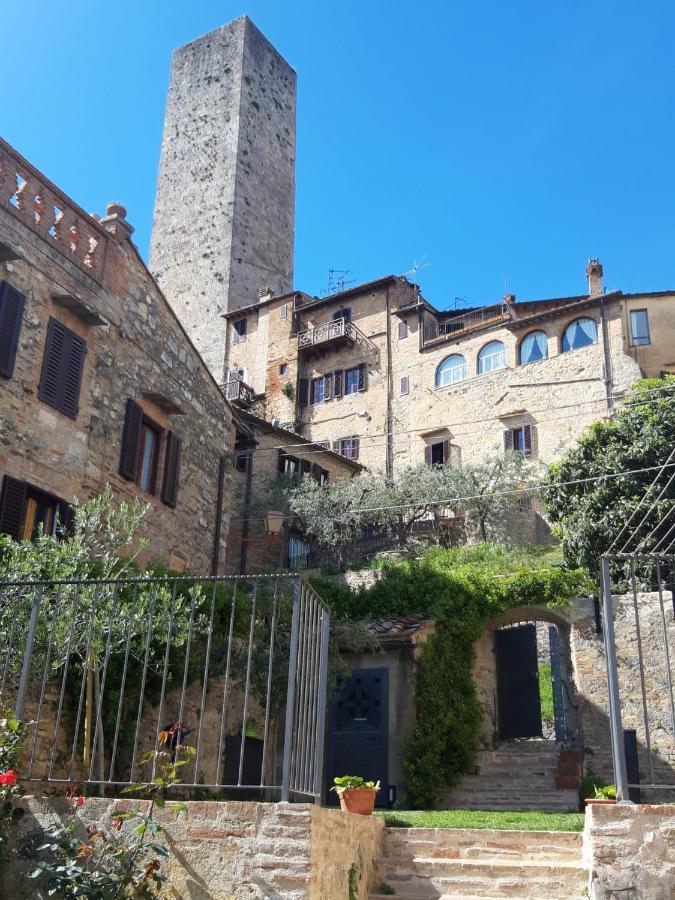 The Tower'S Garden Apartment San Gimignano Exterior photo